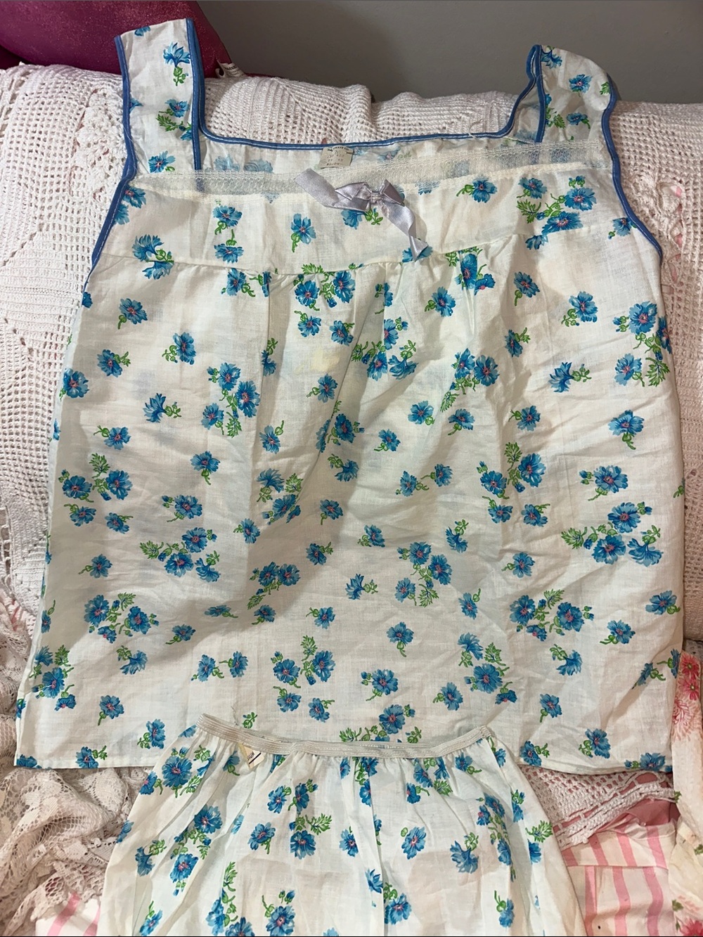 Vintage Floral Two-Piece Cotton Set in Blue 2 sets - Picture 3 of 9